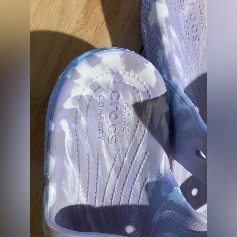 Crocs in Purple/white slide on sandals in size Men’s 13z. Great condition
